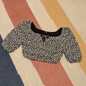 Bershka Daisy Print Puff Sleeve Crop Top Black Small S